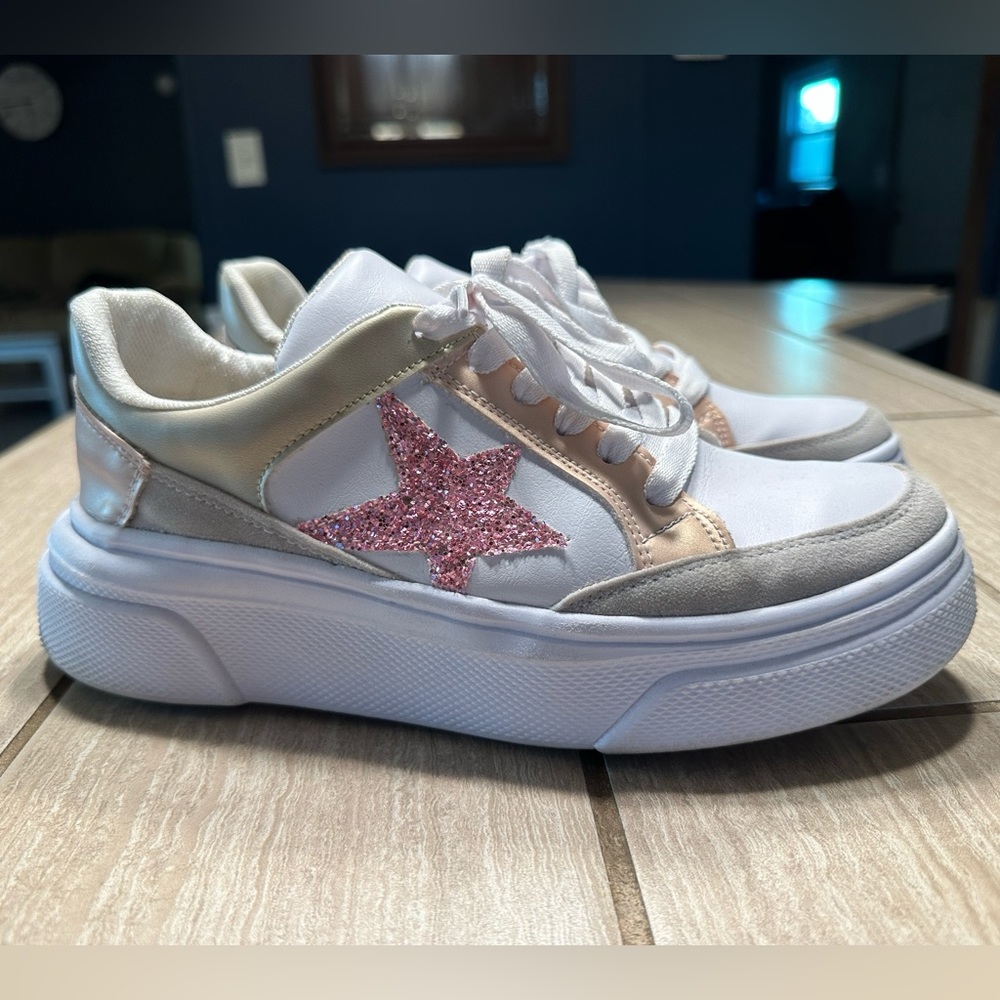 Women’s Size 8 Sneaker, Worn Once, In Great Condition, Pink Lily Boutique Brand